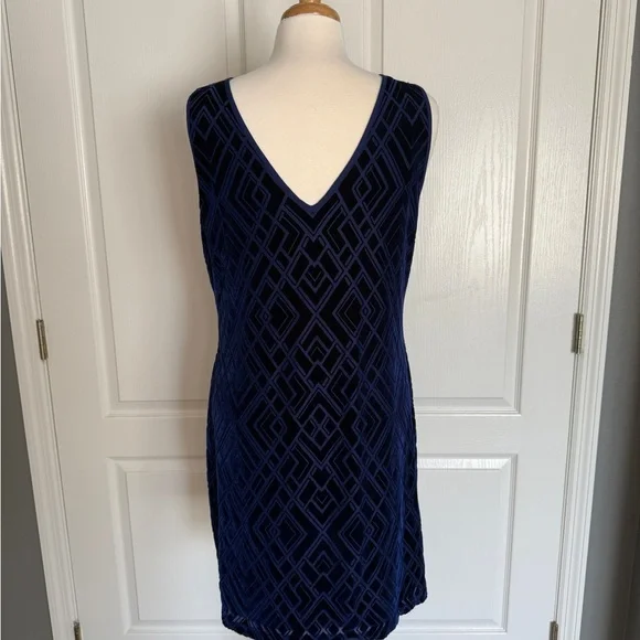 White House Black Market Blue Velour Geometric Sheath Dress – Size Large - Picture 3 of 7